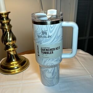 Stanley 40 oz. Quencher H2.0 FlowState Tumbler Polar swirl gray/white Water Cup